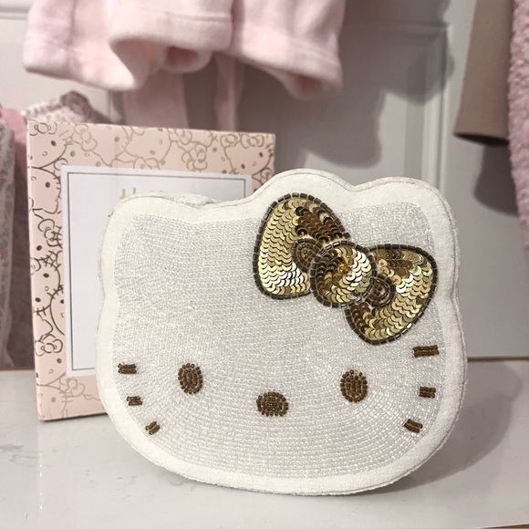 Hello Kitty x Pottery Barn Teen Beaded Velvet Jewellery Box - Picture 1 of 7